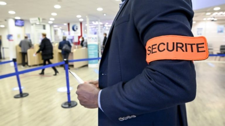 شركة تبحث عن 26 حارس أمن للانضمام إلى فريق المراقبة